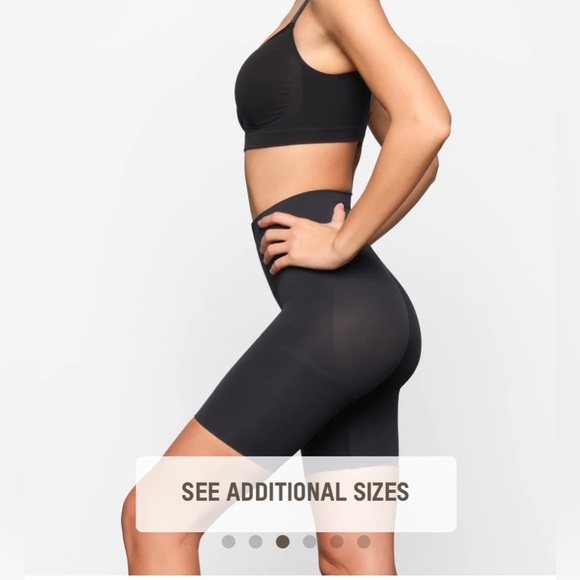 SKIMS SEAMLESS MID THIGH SCULPT BUTT‎ ENHANCING BLK SHORTS XLarge & Small - Picture 1 of 3